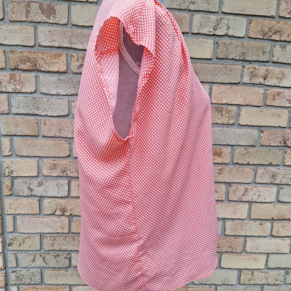 ANN TAYLOT LOFT Pink/Coral Cap Sleeve Button Down Blouse, Medium, Never Worn - Picture 5 of 8